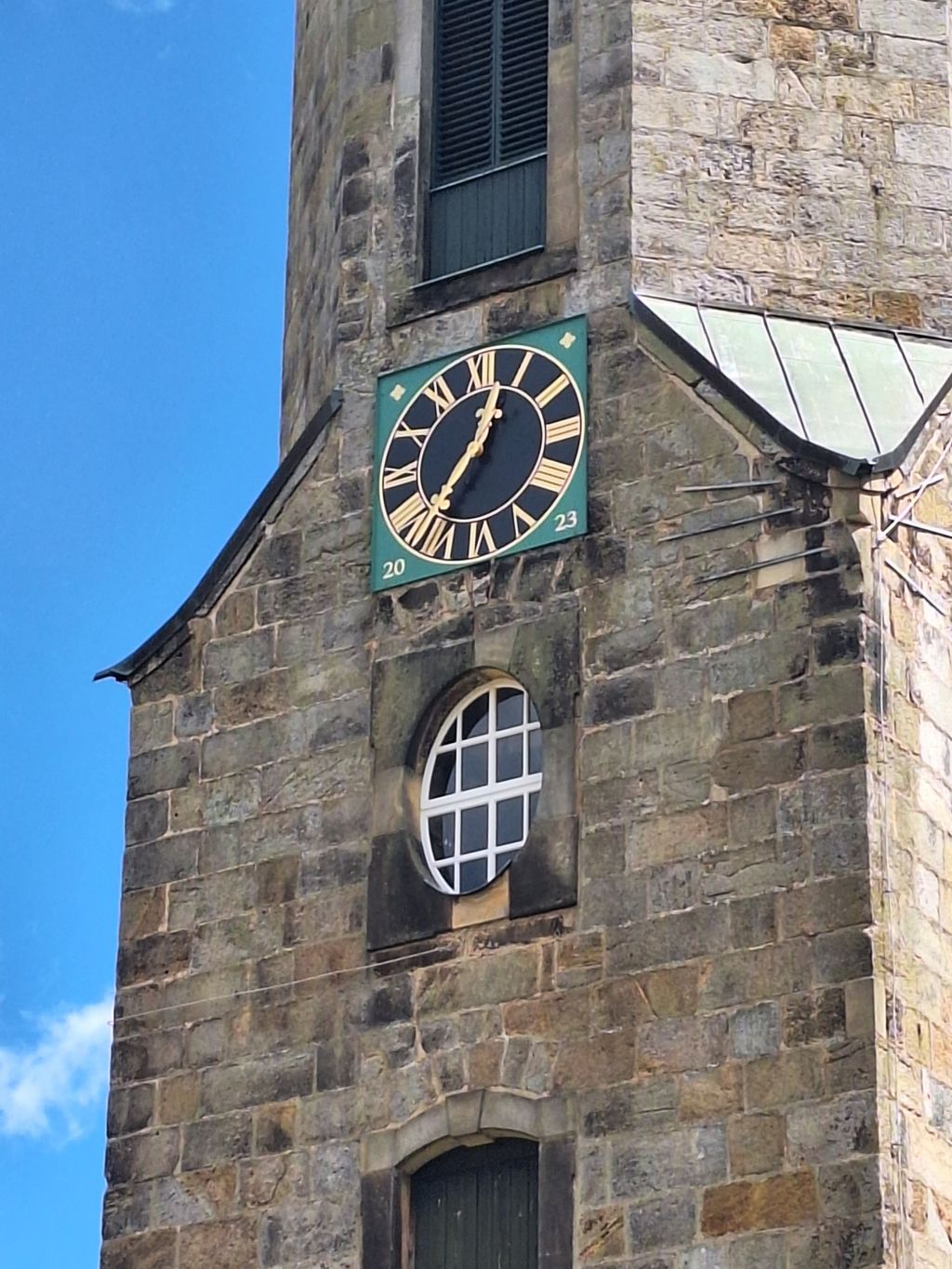 Fenster mit Seele – Sonderanfertigung für eine Kirche