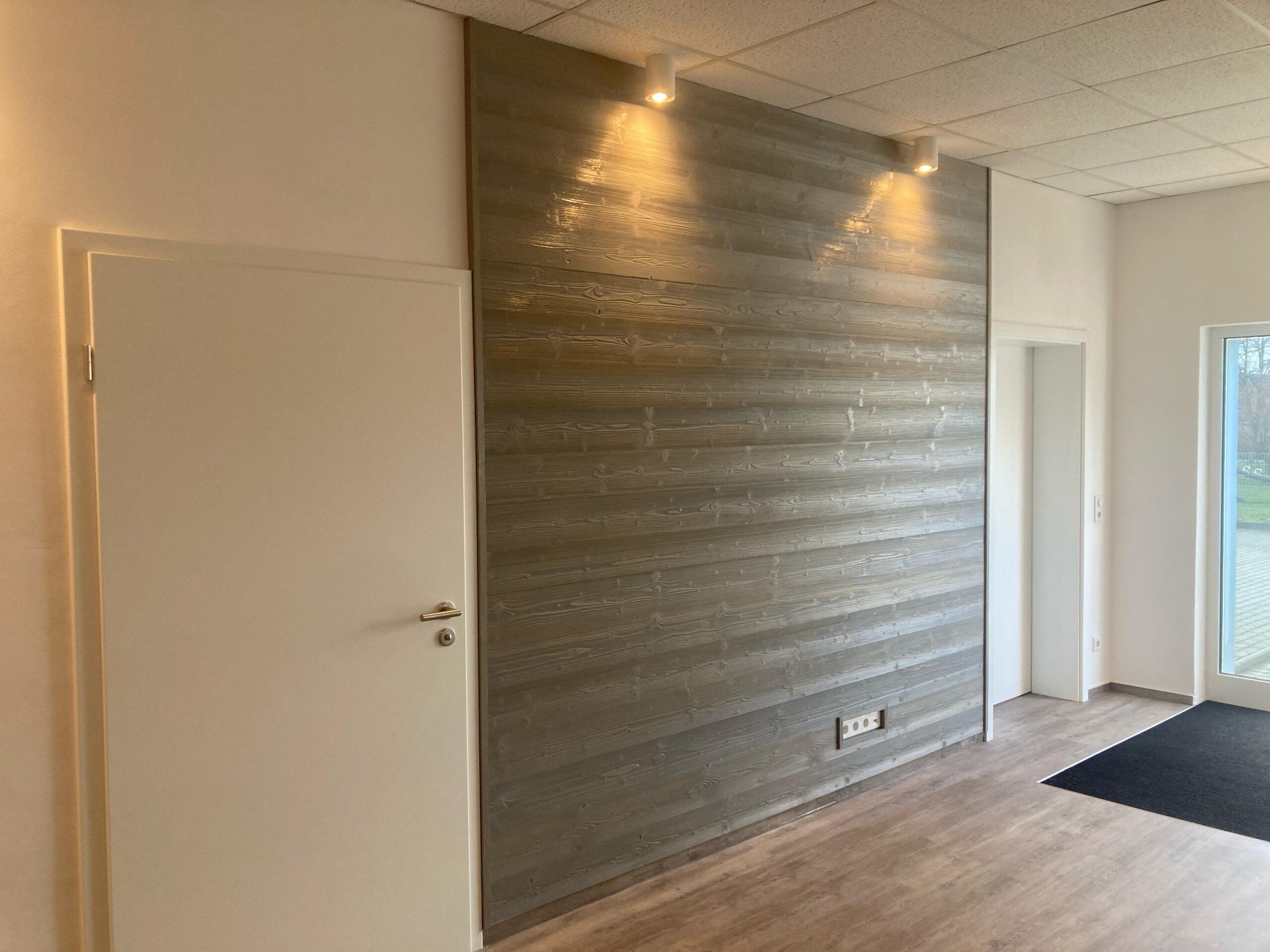 Innenausbau beim Pflegedienst – natürliche Materialien für eine warme Atmosphäre