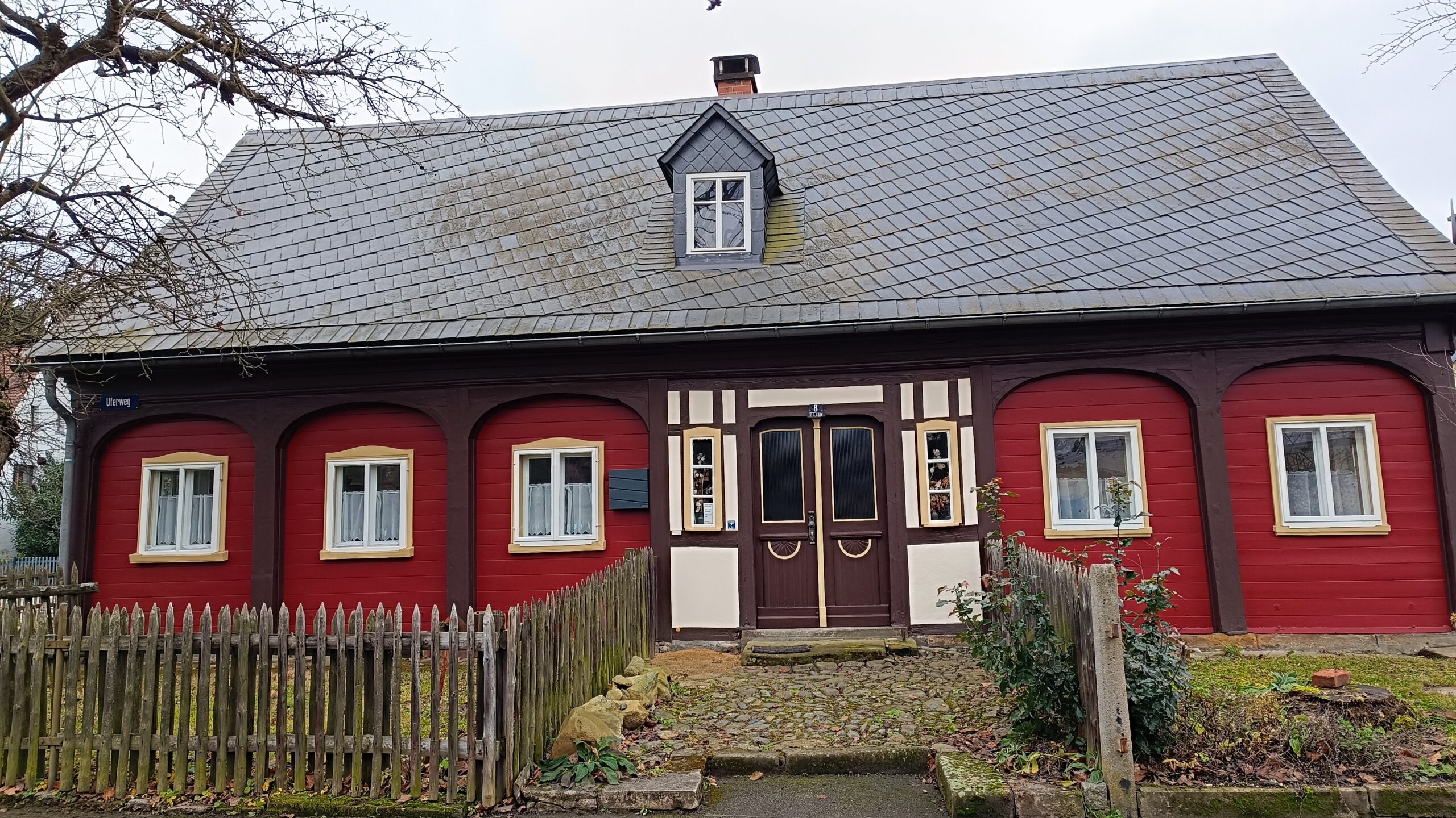 Neue Haustür – behutsame Modernisierung mit handwerklicher Präzision